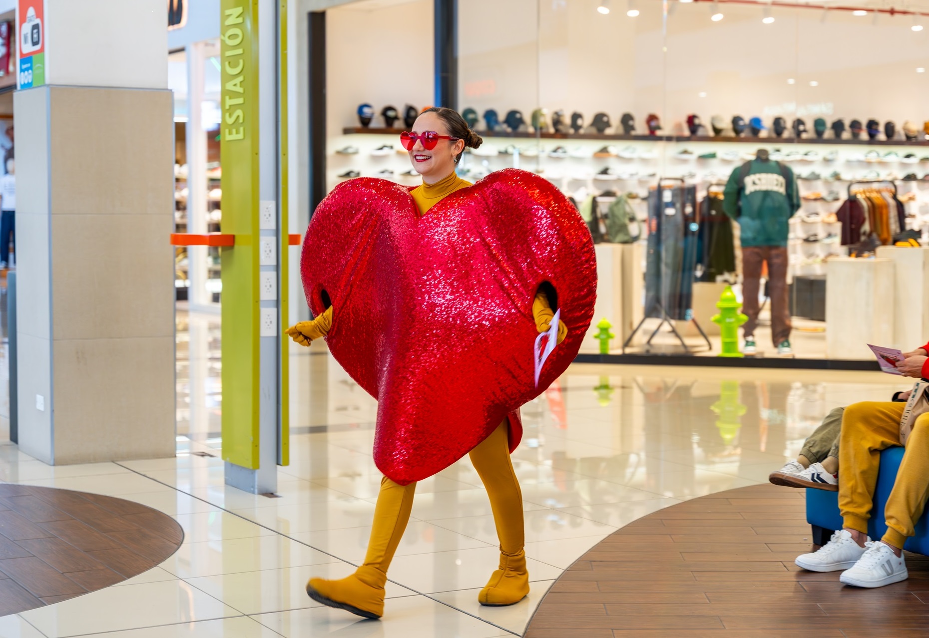 Escuadrón Cupido llega a Lincoln Plaza para  enamorar a sus visitantes en San Valentín